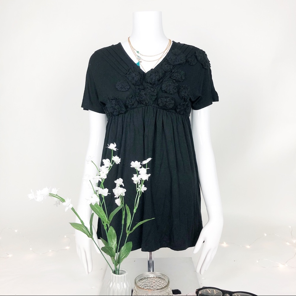 Blouse with 3d flowers on top